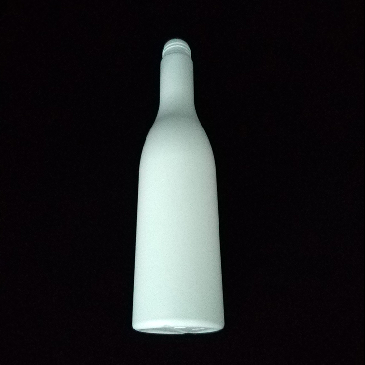广州市750ml塑料酒瓶厂家广州花都厂家自销pe材质白色黑色750ml塑料酒瓶带瓶盖可模具定制