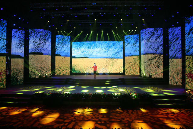 供应上海LED显示屏厂家直销，上海LED显示屏热销屏、商标显示屏图片