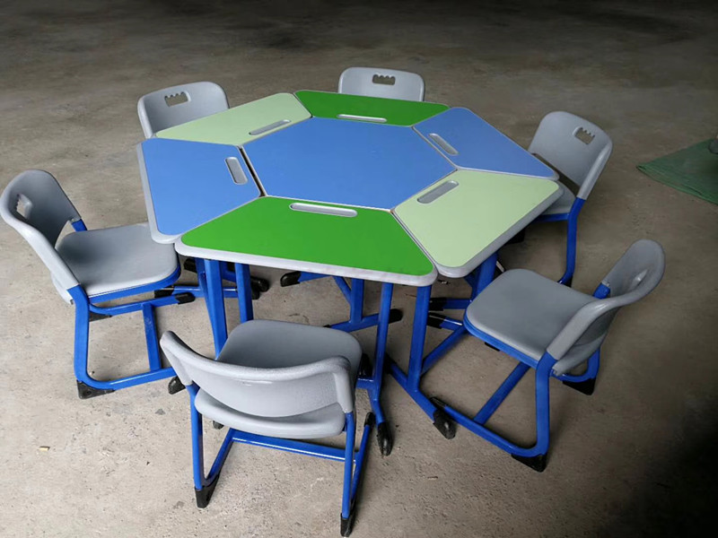 多功能学生桌椅，菱形组合课桌椅，广东鸿美佳厂家生产定制组合课桌椅图片