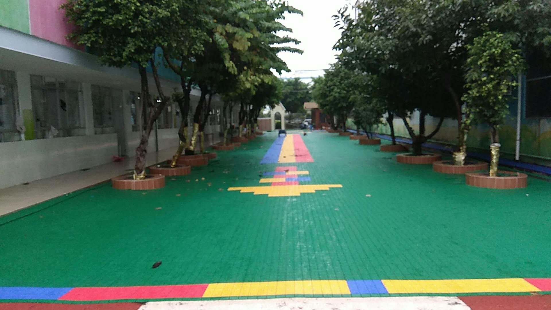 深圳市福海幼儿园悬浮地板拼装完工  承接国内外地面拼装工程   设计、采购、施工一体化服务图片