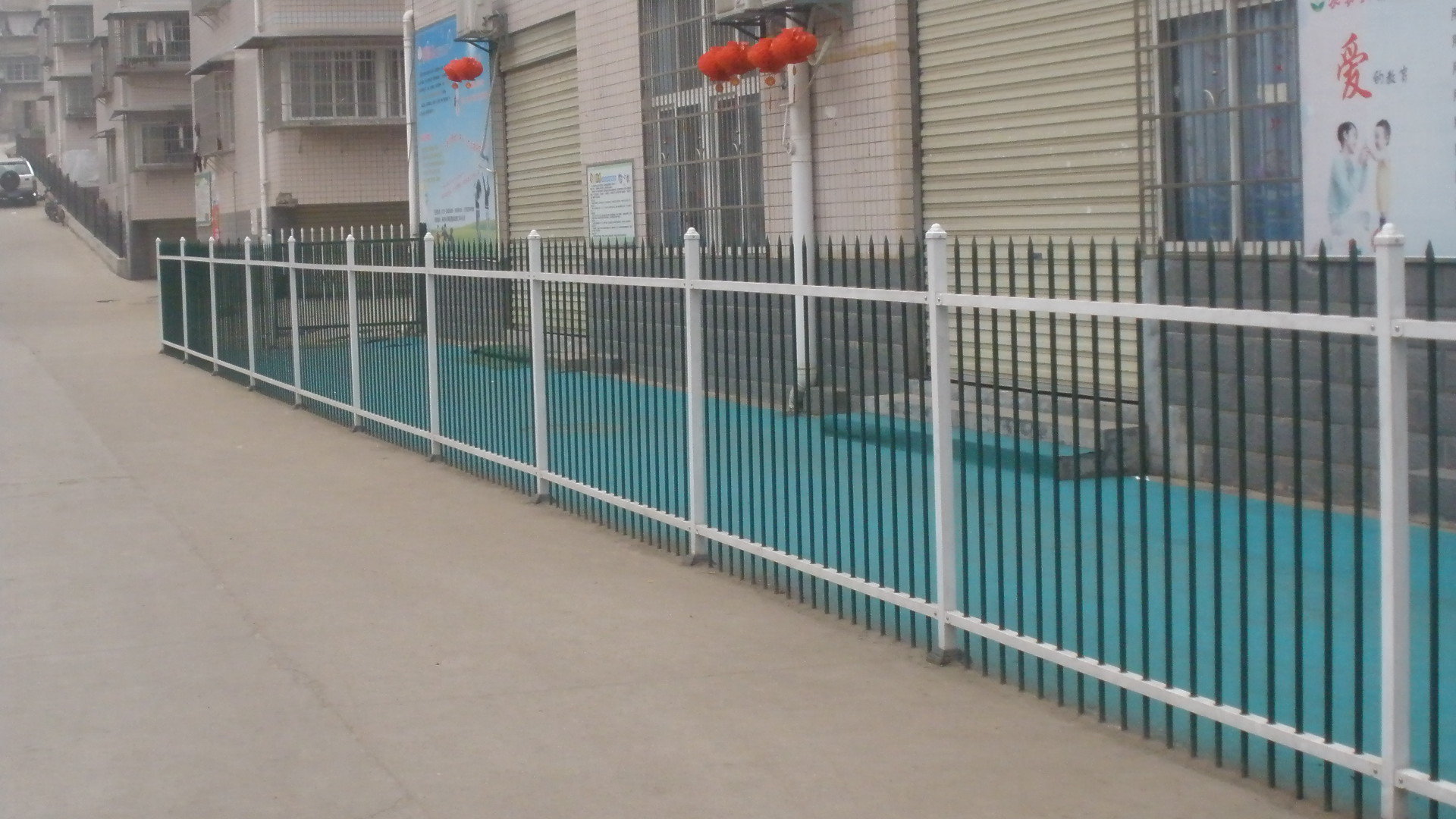 北京市韩城热镀锌围栏栅栏，烤漆围墙护栏厂家