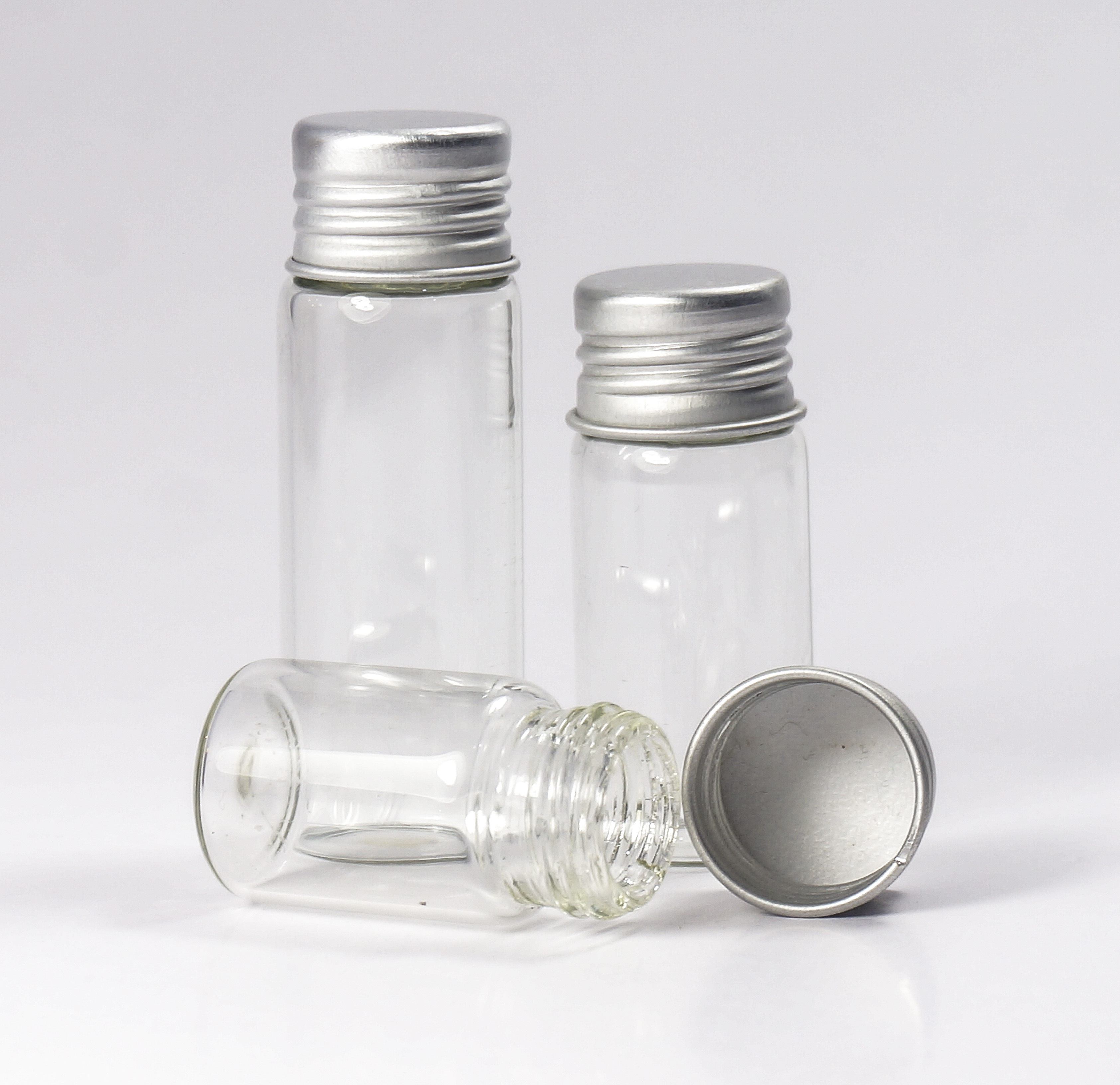 2270铝盖玻璃瓶工艺瓶供应2270铝盖玻璃瓶工艺瓶