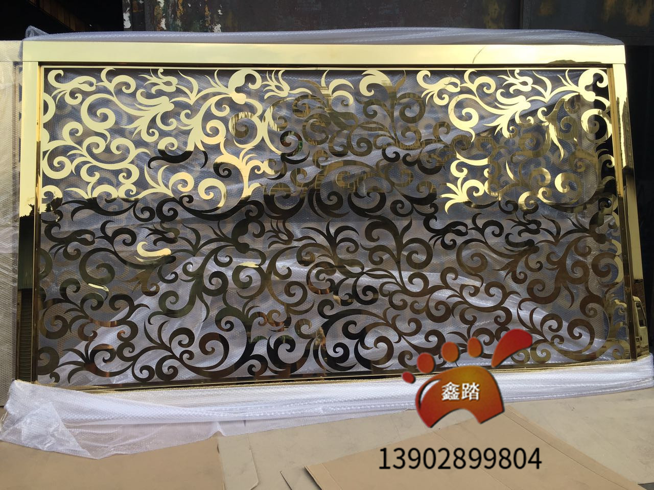 金色面镜子一样的，不锈钢镂空艺术屏风 广东佛山厂家定制