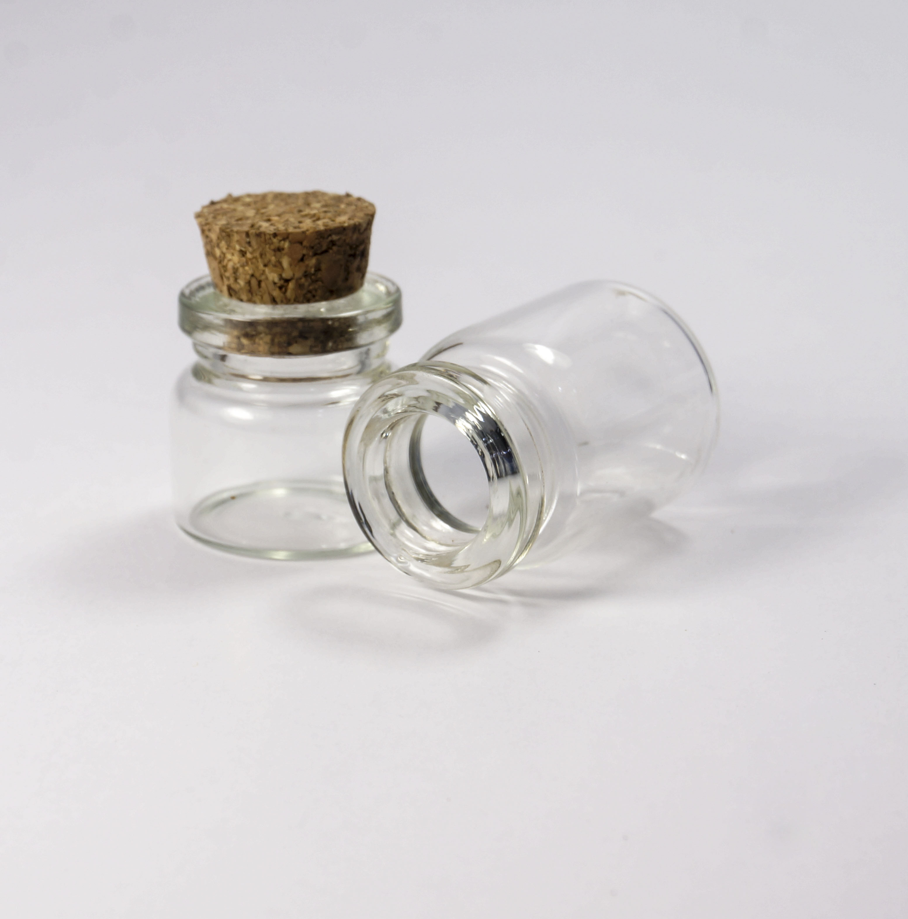 广州市1ML小玻璃瓶厂家供应订做1ML小玻璃瓶吊饰玻璃瓶批发