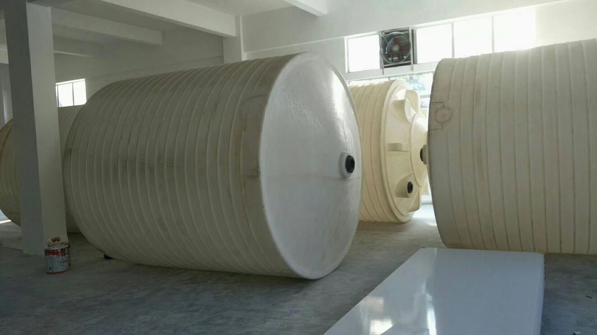 襄阳厂家直销20吨容量易清洗锥底储水罐