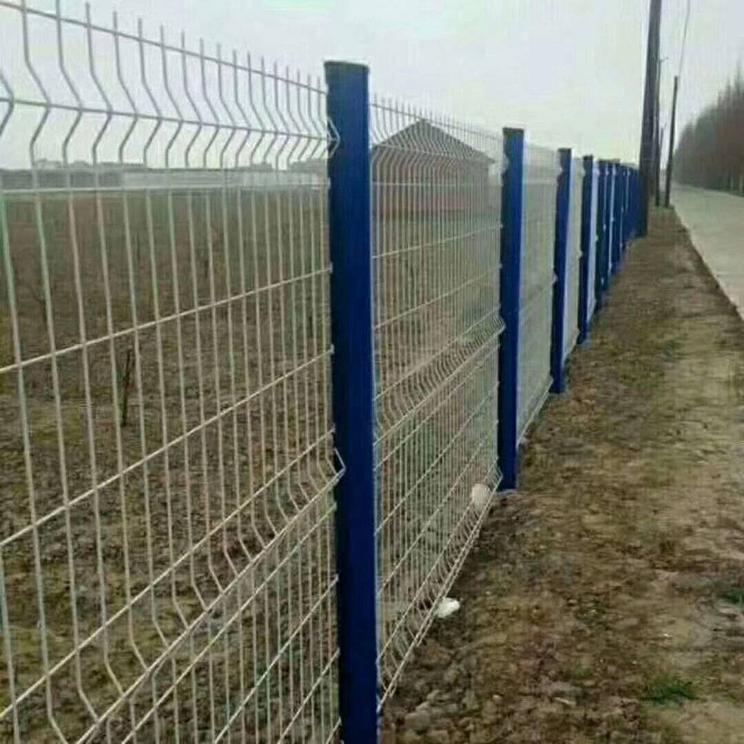 双边折护栏网双边折护栏网    1.8*3米双边丝折弯护栏网 双边折护栏网 1.8米*3米现货