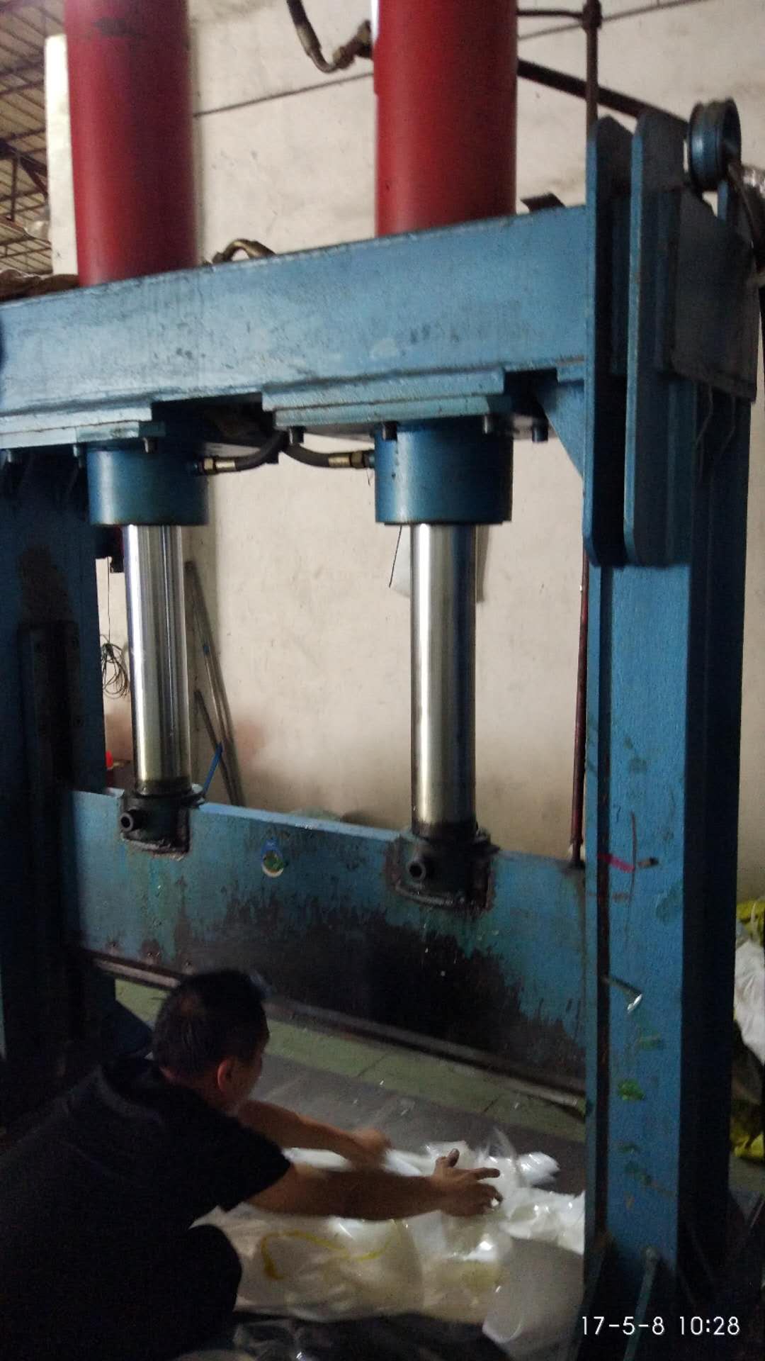 东莞液压机机油缸维修保养改造油压机图片
