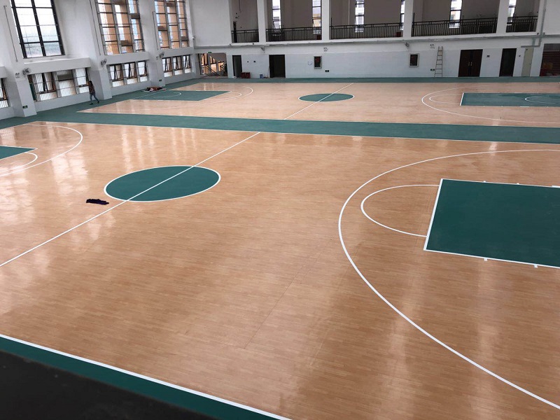 广西室内PVC运动地板胶 篮球场的枫木纹什么价格 康奇体育图片