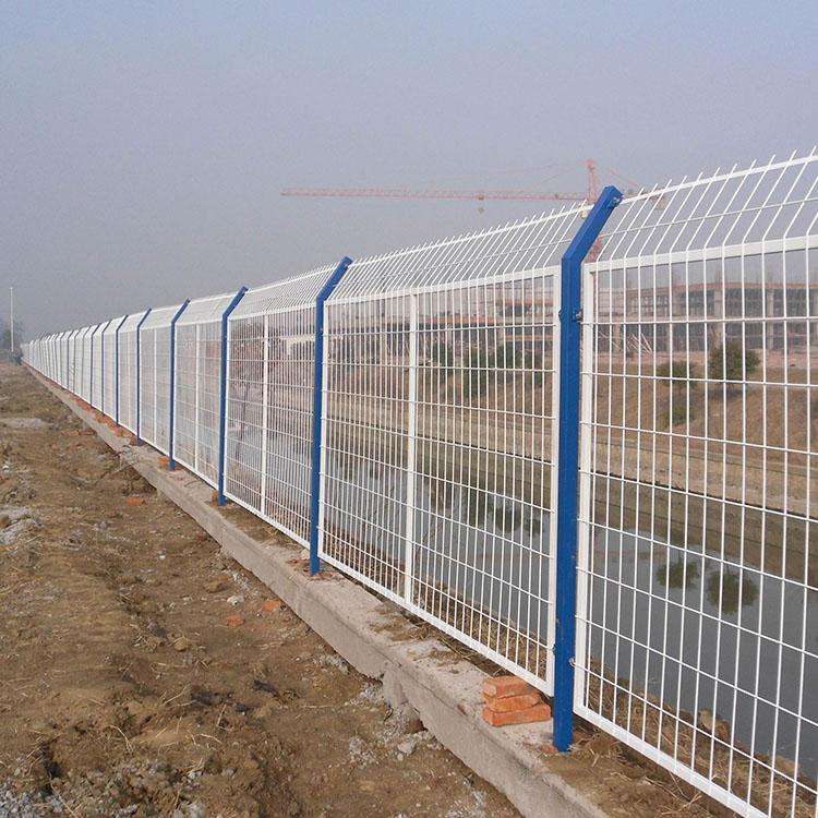 上海市双边丝护栏网厂家