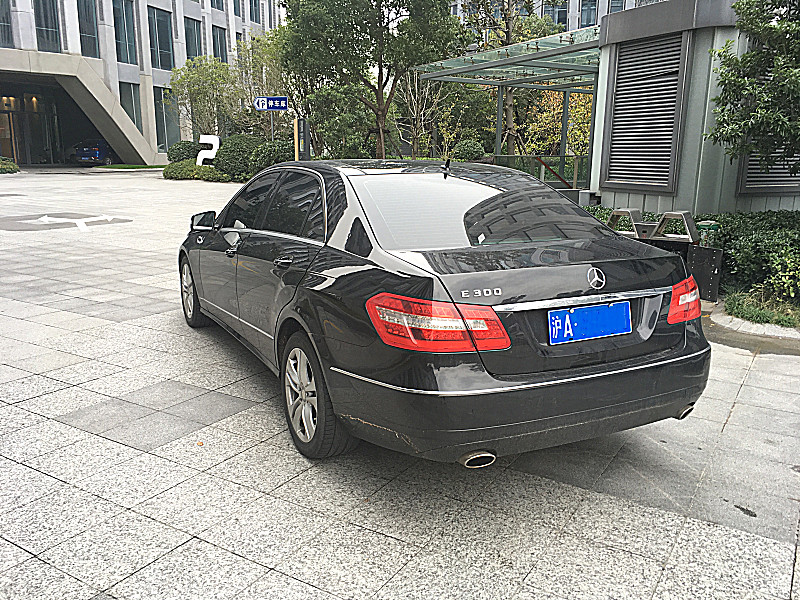 上海市上海 租进口奔驰E300 自驾厂家