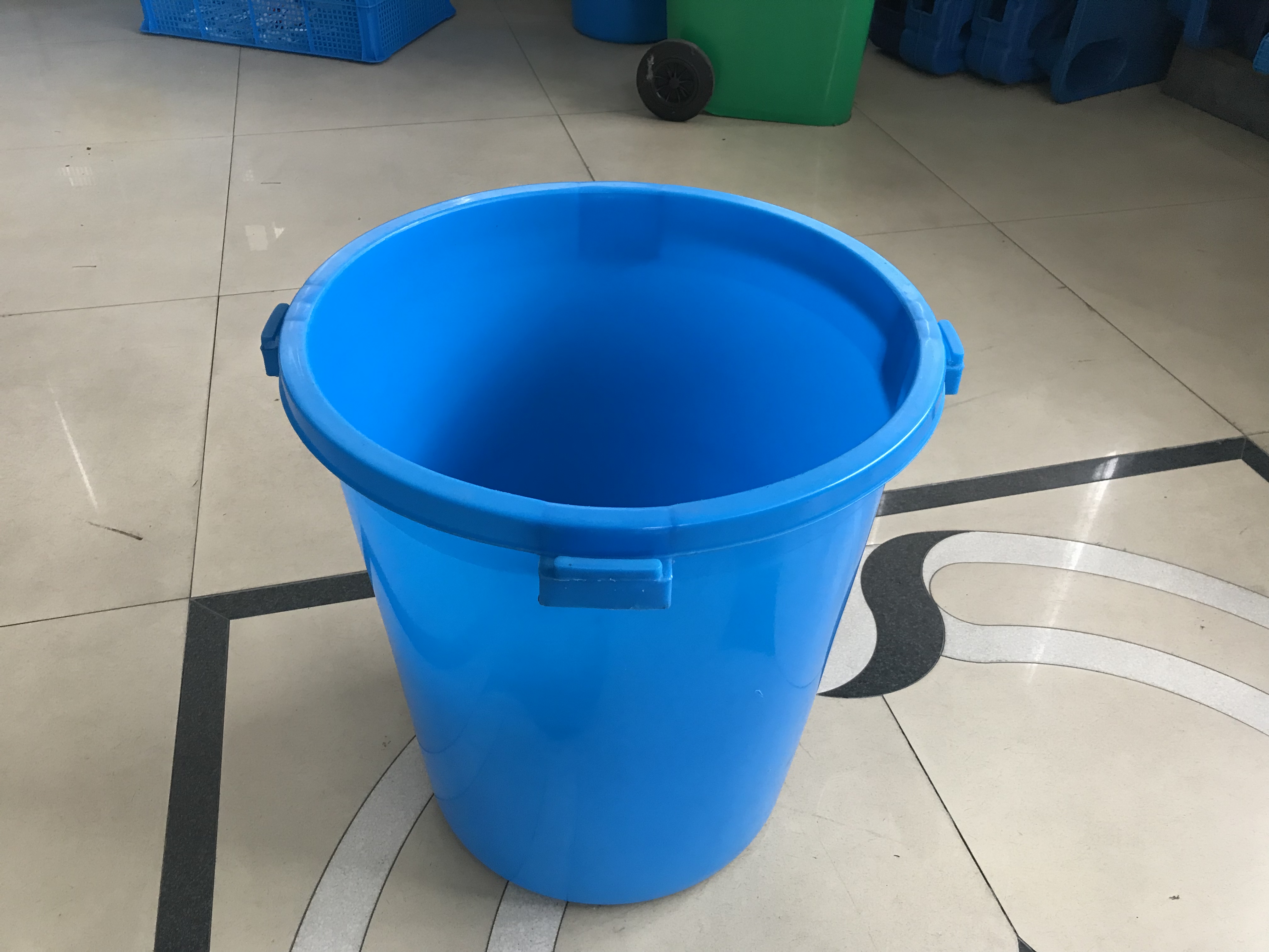 塑料周转箱|上海塑料箱厂报价表|上海塑料箱批发价格|上海塑料箱厂家直销 食品级塑料周转箱 食品级塑料圆桶图片