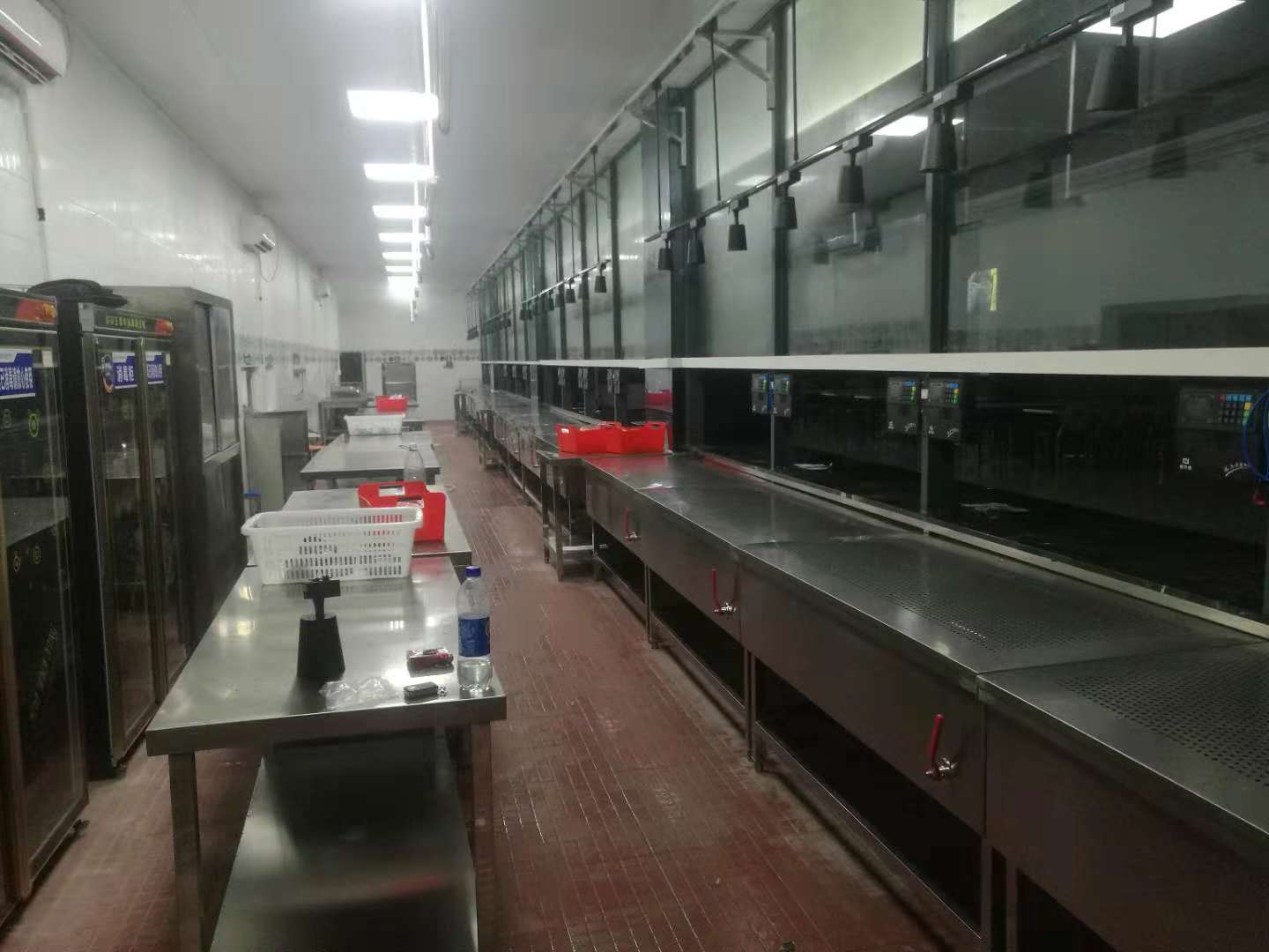 广州专业安装酒店餐饮学校食堂厨房排烟设备及通风系统设计工程