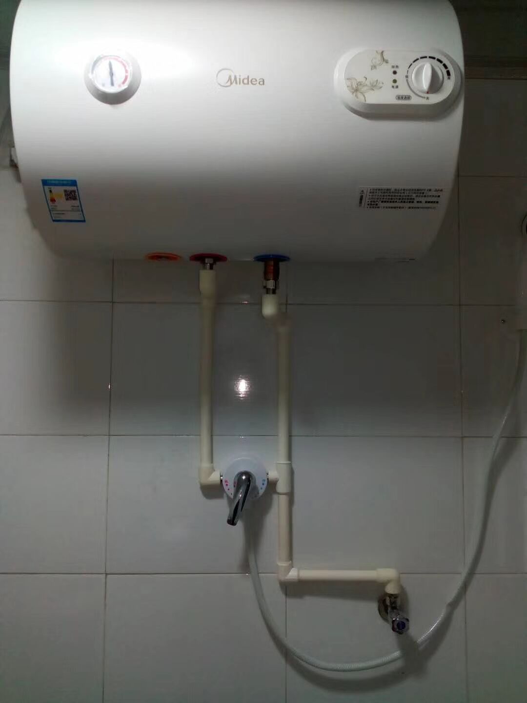 美的热水器 美的热水器定制 美的热水器安装出售 美的热水器价格图片