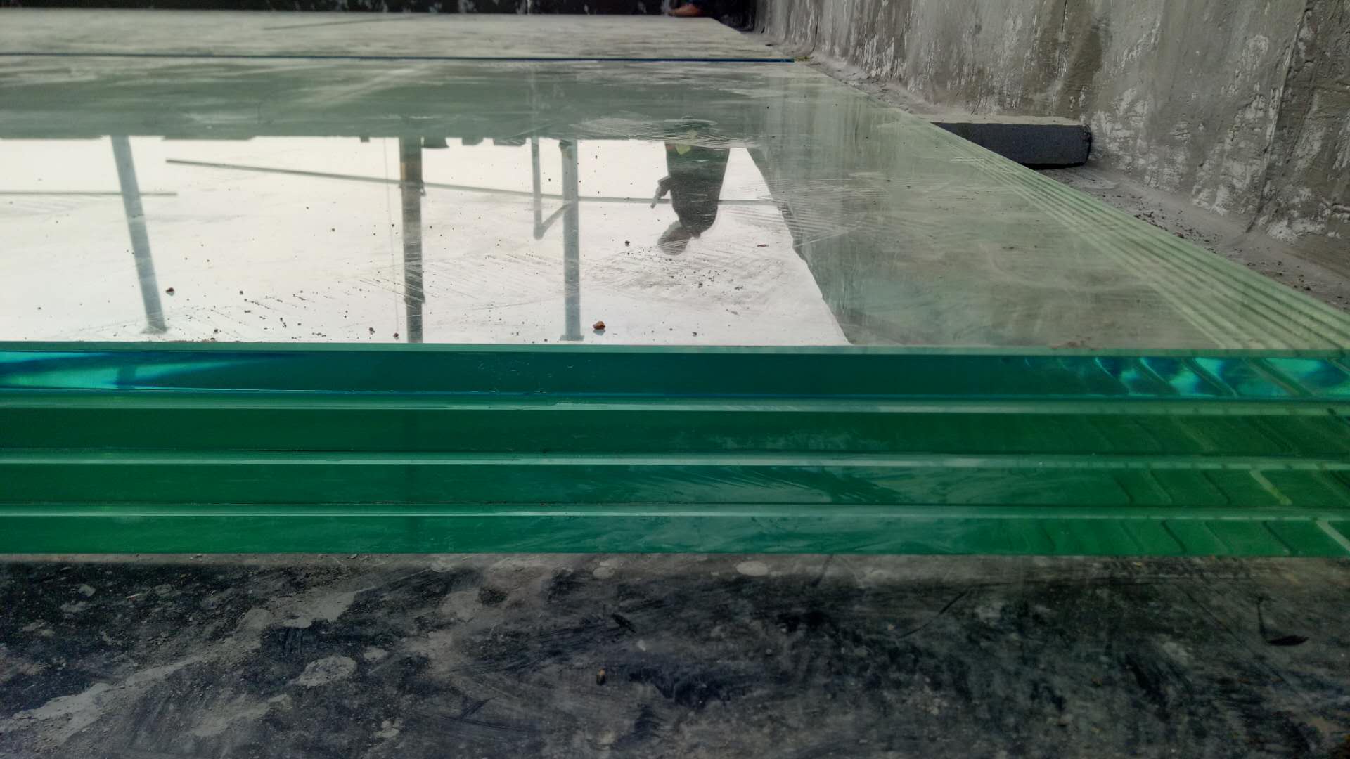 定制各种规格15毫米19毫米夹胶玻璃 15毫米多层平面曲面夹胶玻璃