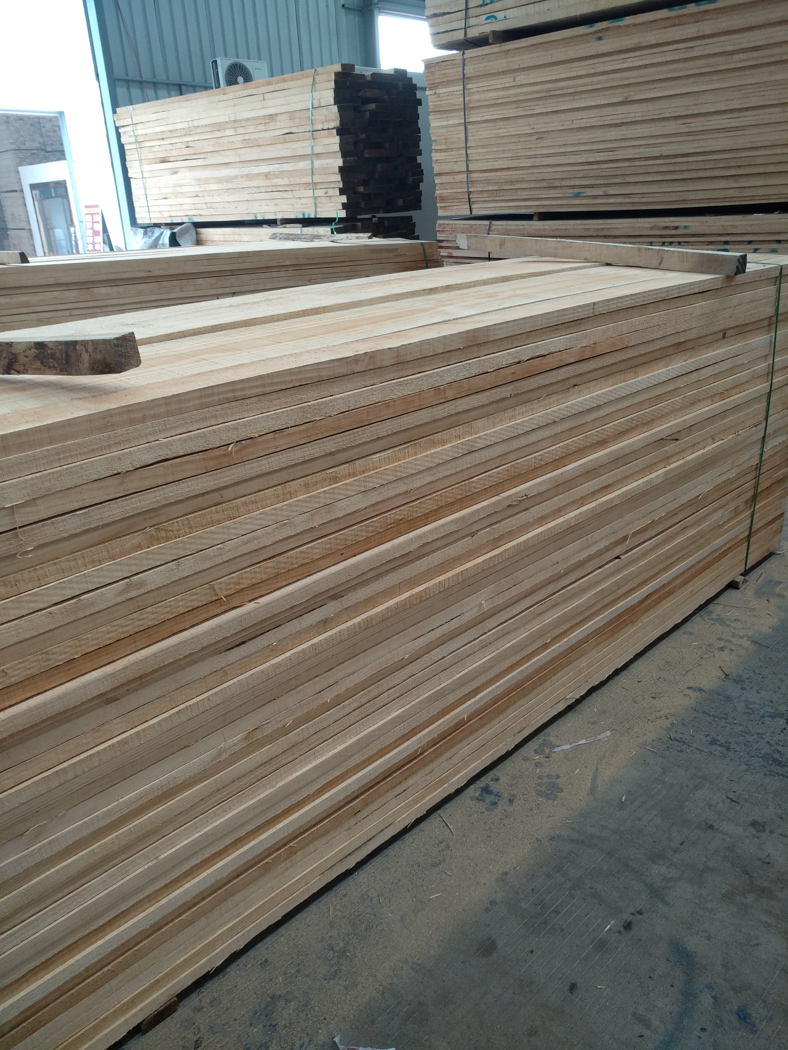 供应樟子松木板材 樟子松规格板材 俄罗斯樟子松木板材 床板 烘干板材 樟子松木板材厂家