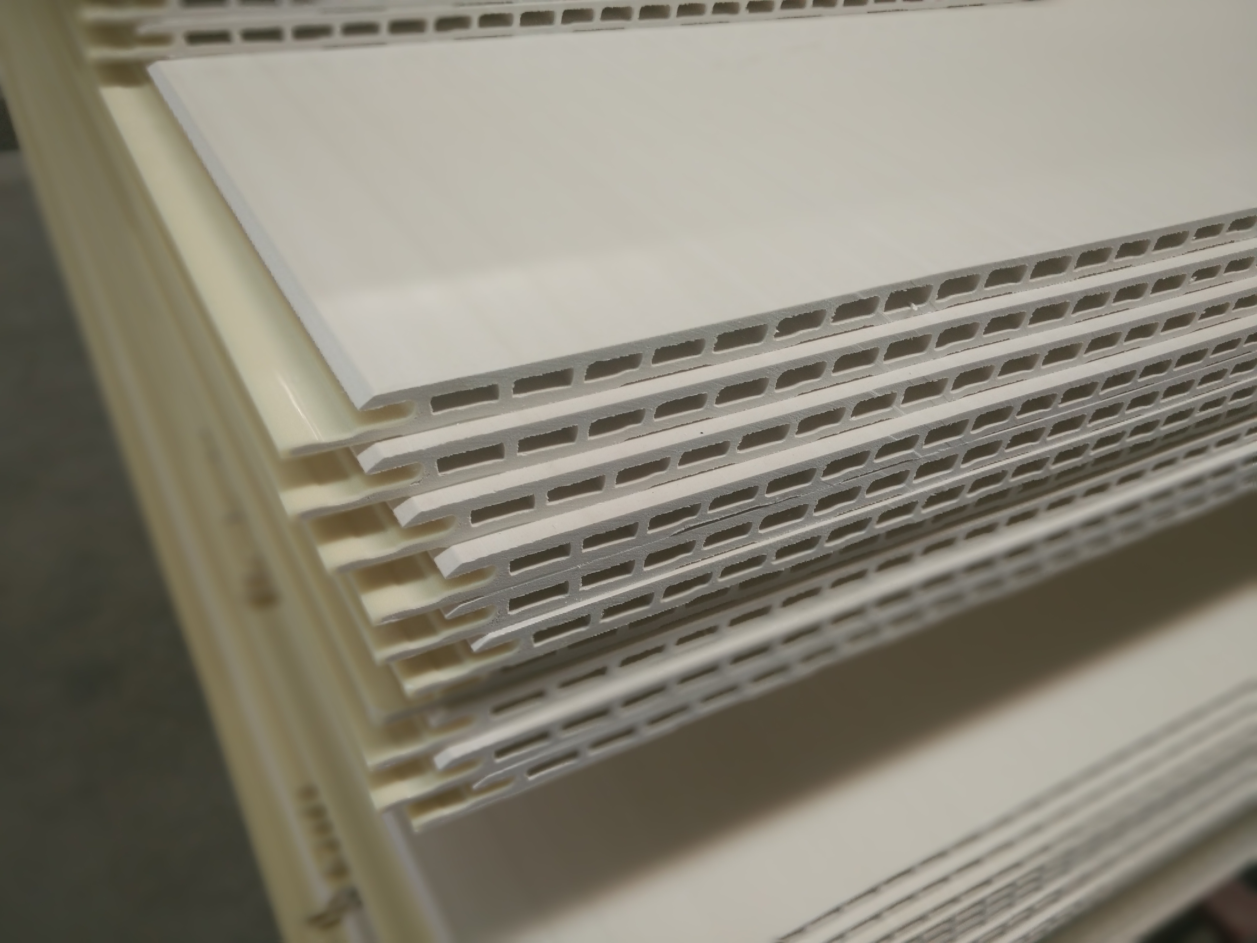 PVC板、型材共挤（包覆）用粒料批发
