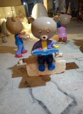户外熊猫雕塑卡通雕塑商场影院咖啡熊玻璃钢雕塑摆件儿童乐园户外熊猫雕塑