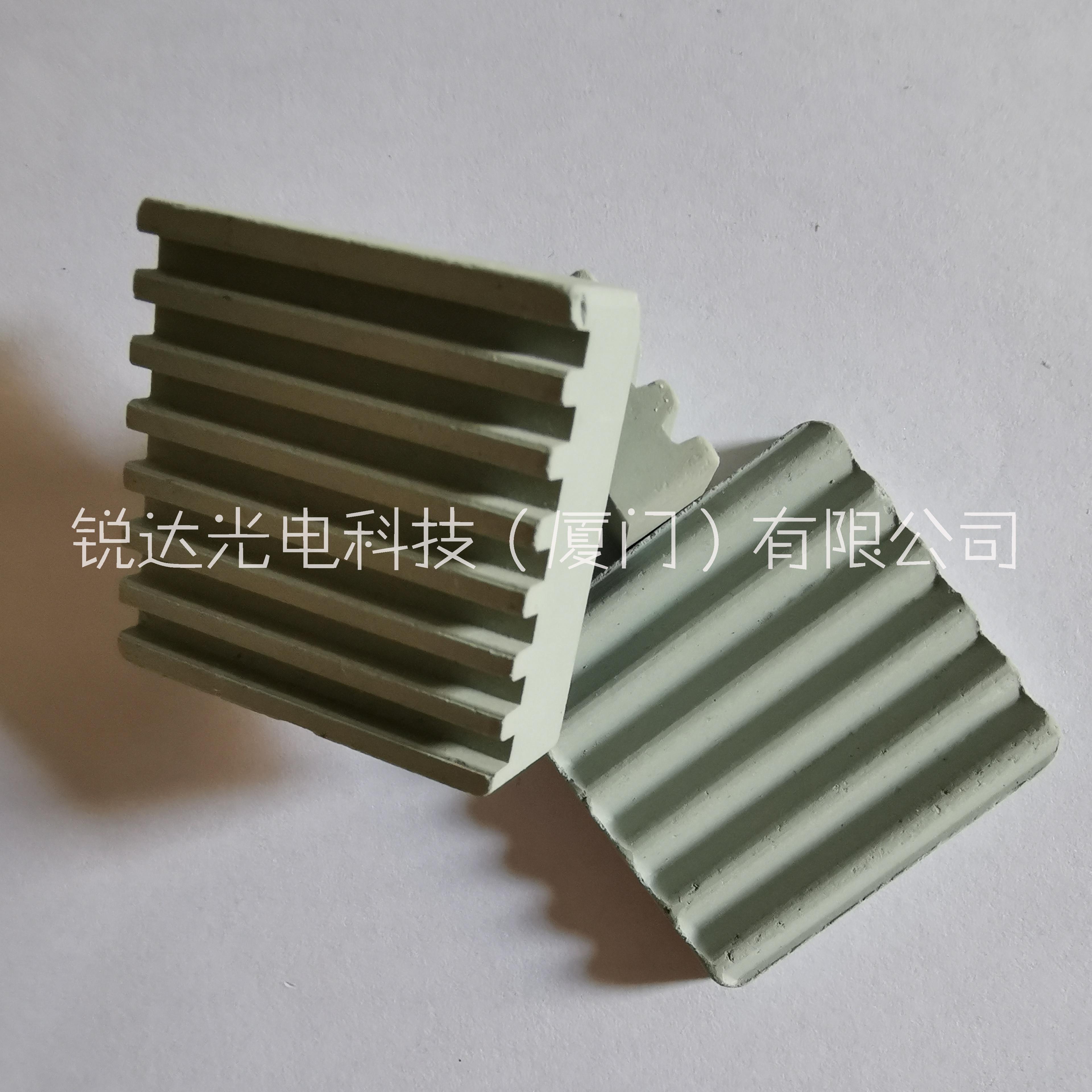 青岛陶瓷散热片供应商 厦门锐达碳化硅陶瓷散热片出售
