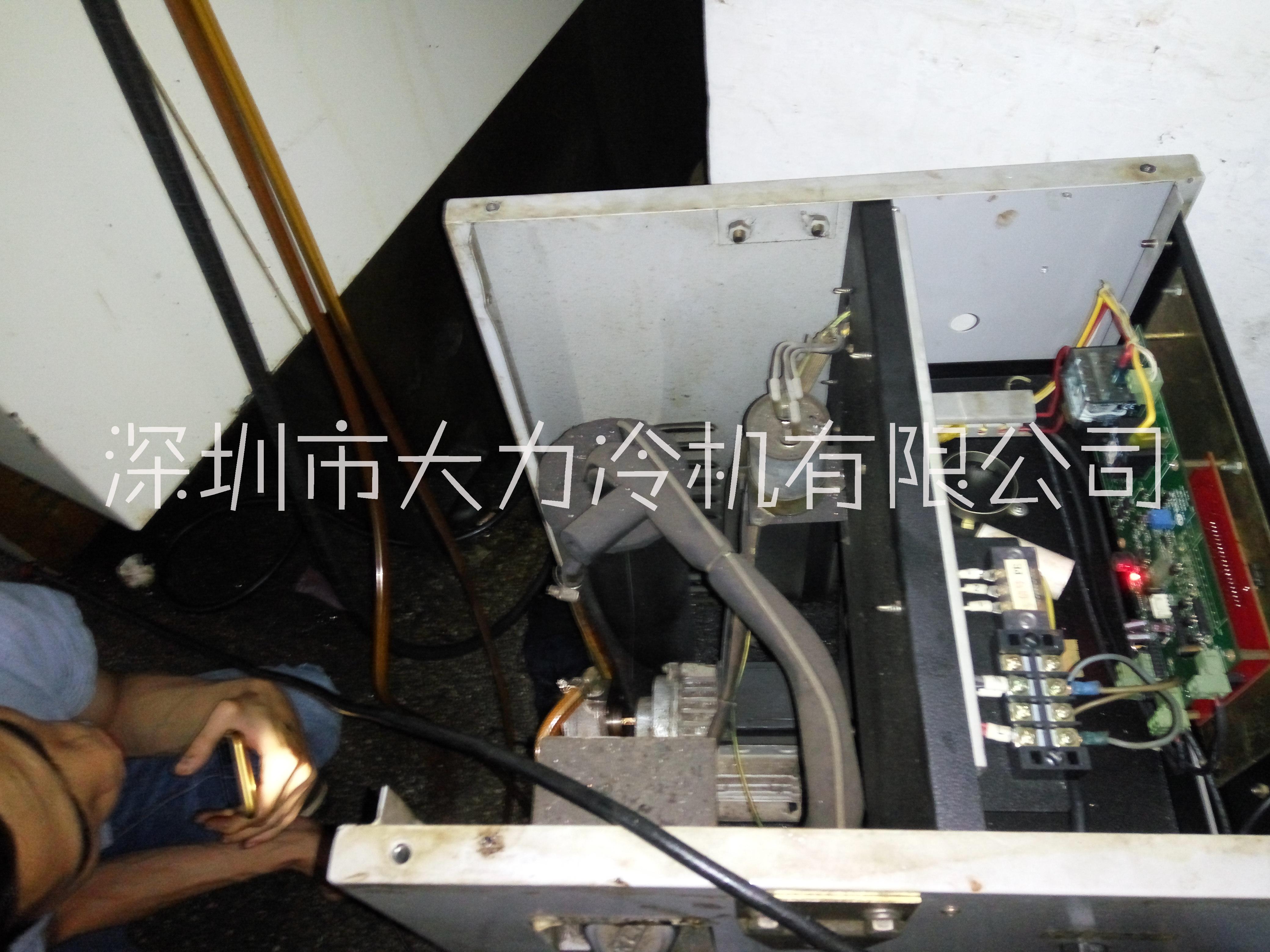 大力冷机客户,深圳市鑫达超模具有限公司精雕机油冷机维修现场20190430