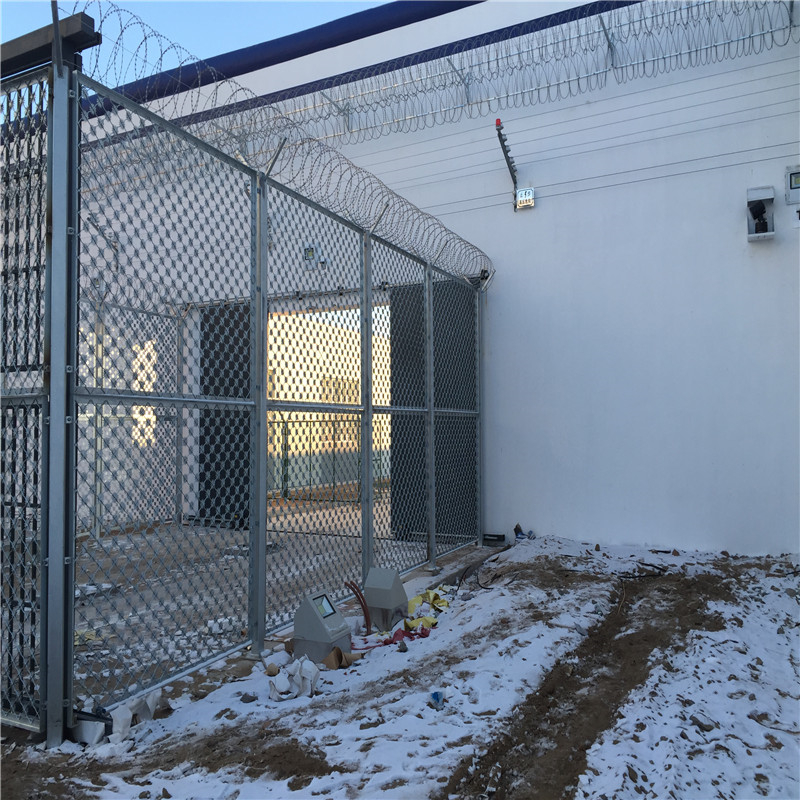 衡水市Y型安全防御护网厂家Y型安全防御护网 机场护栏围栏 钢丝围栏带刺护栏网