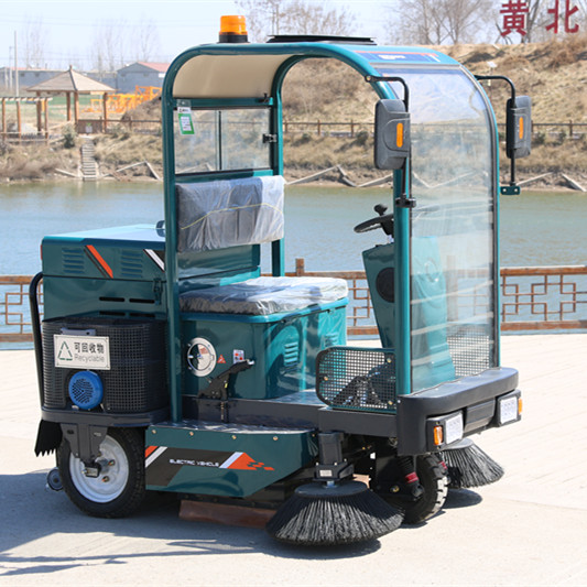 电动扫地车 电动清扫车价格 山东莱特厂家生产研发质优价廉 驾驶式电动扫地车