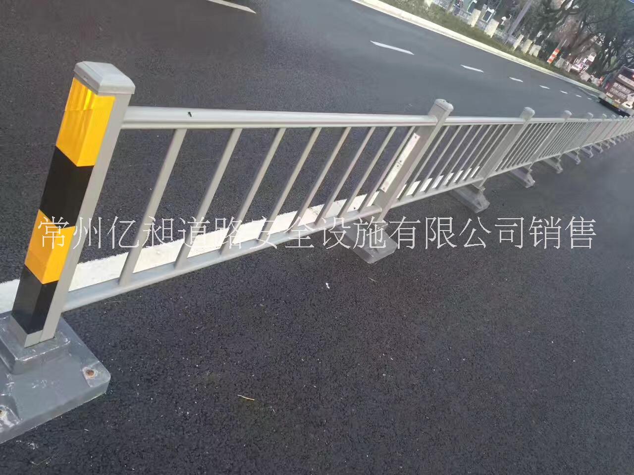东北浙江宁波灰色市政道路护栏，定制各类花式景观护栏