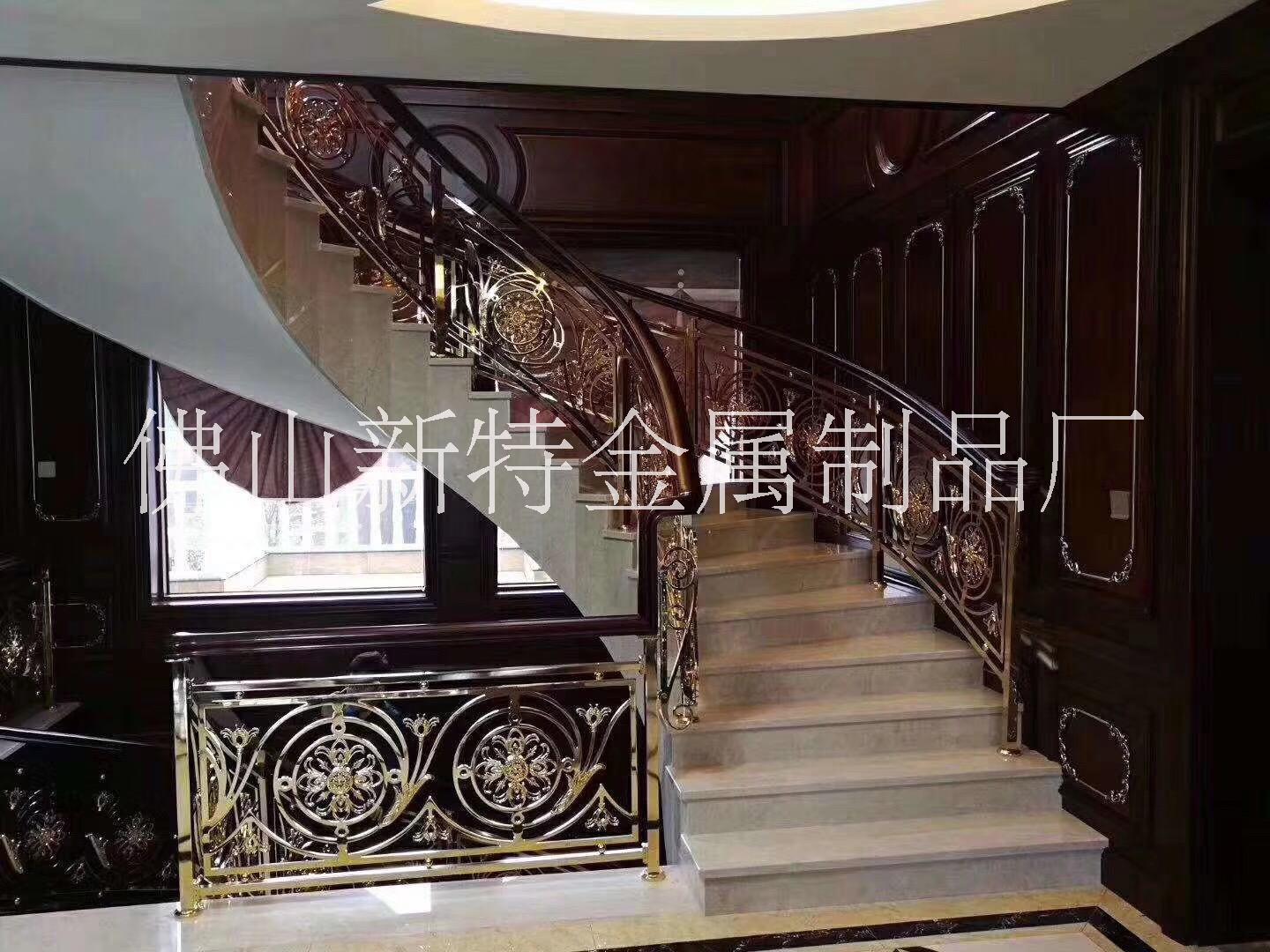 那个楼梯厂家可以到江西别墅装纯铜护栏楼梯扶手图片