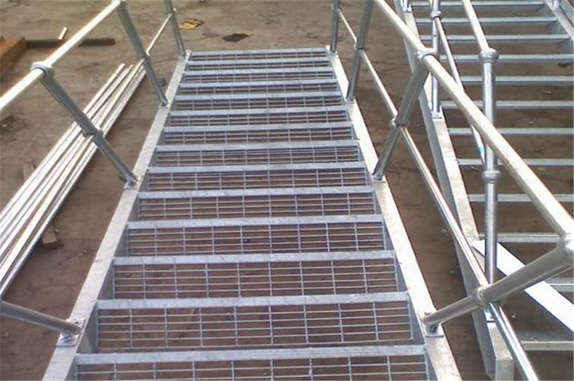 平台楼梯踏板钢格板A河北沟盖板-钢格板生产厂家图片