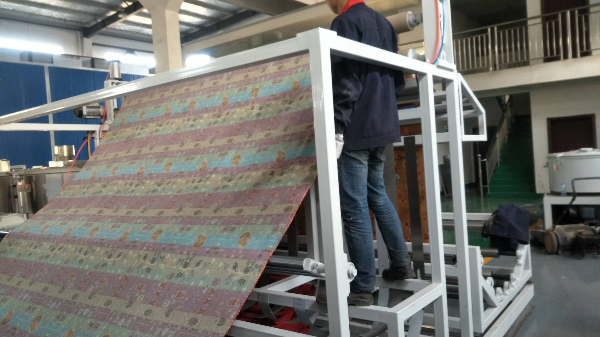 TPR地毯覆复生产线 ，地毯涂胶设备，地毯复合机，张家港贝发机械 TPR地毯覆复生产线