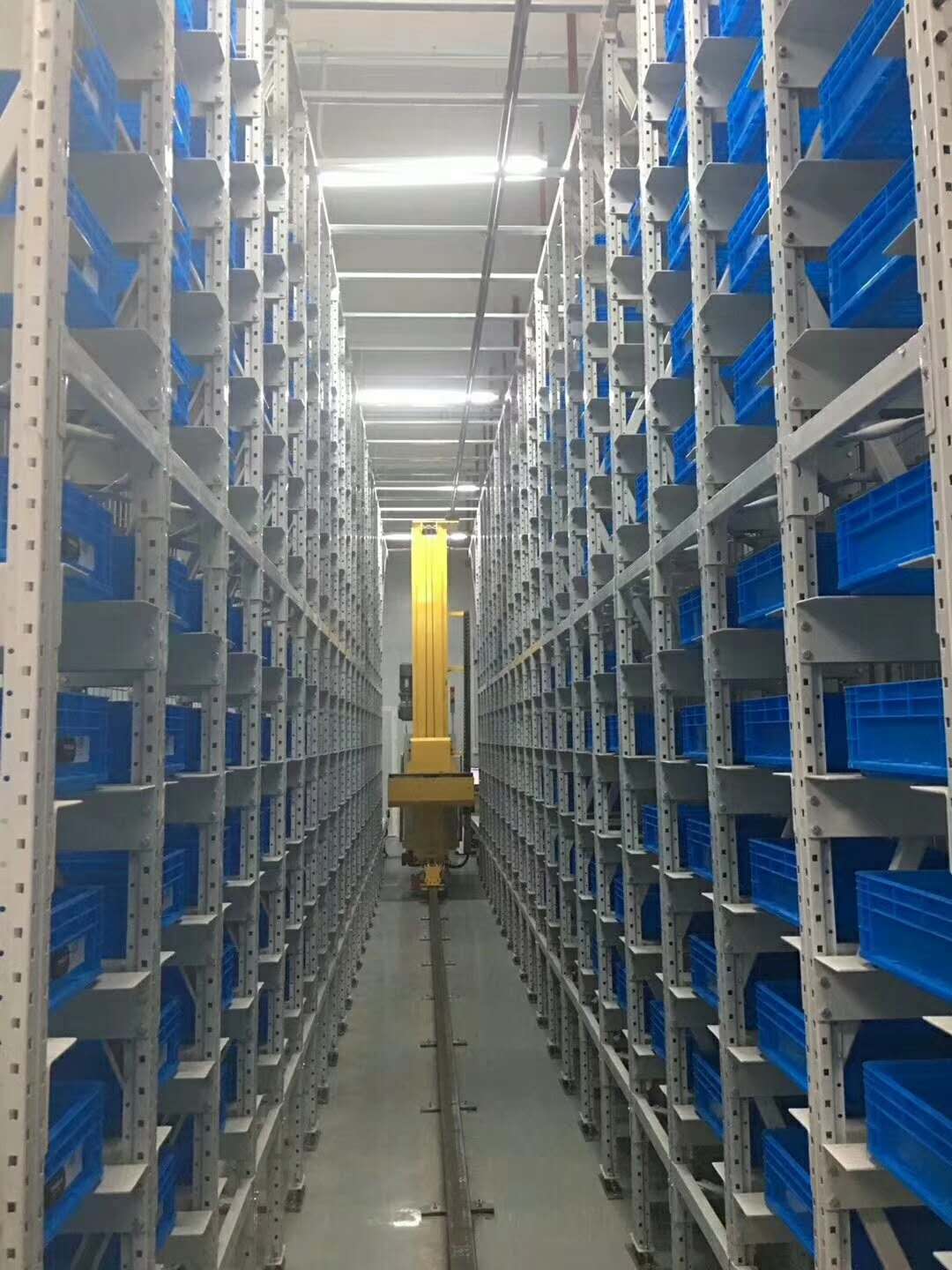 1A工业搬运机器人和垂直提升货柜AGV搬运车智能分拣线自动化立体仓库AS堆垛机图片