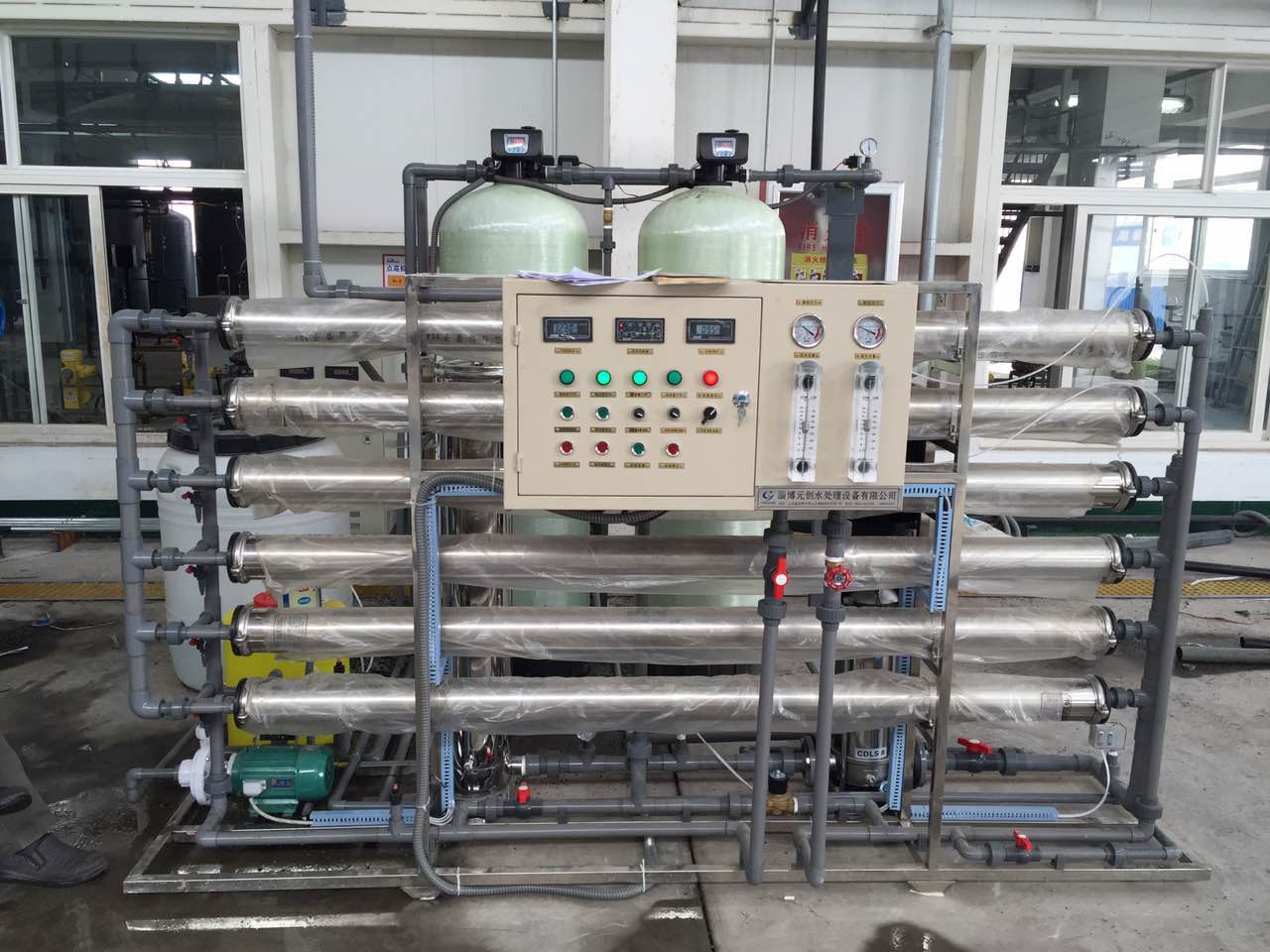 元创YCRO系列反渗透纯水设备，产水量3吨，应用于电子、医药等纯水工艺
