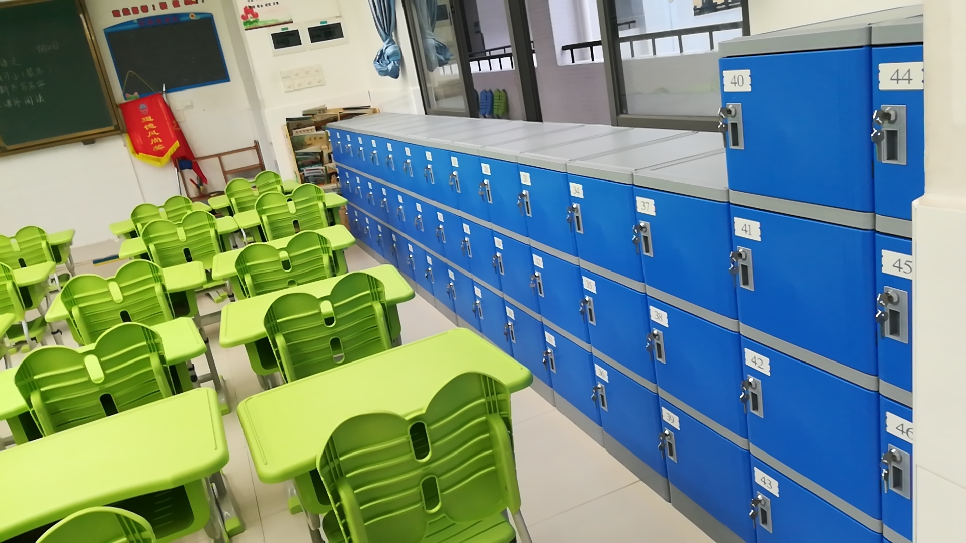 厂家全国供应ABS塑料环保书包柜幼儿园彩色书包柜中小学学生ABS书包柜图片