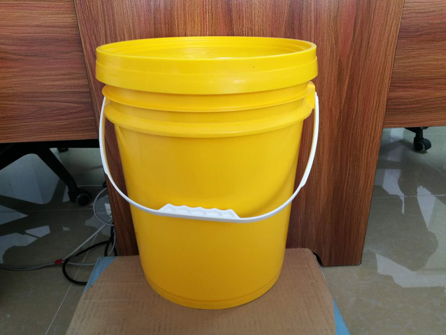 18升机油桶 18L塑料桶厂家直销 18L润滑脂包装桶欢迎来电咨询