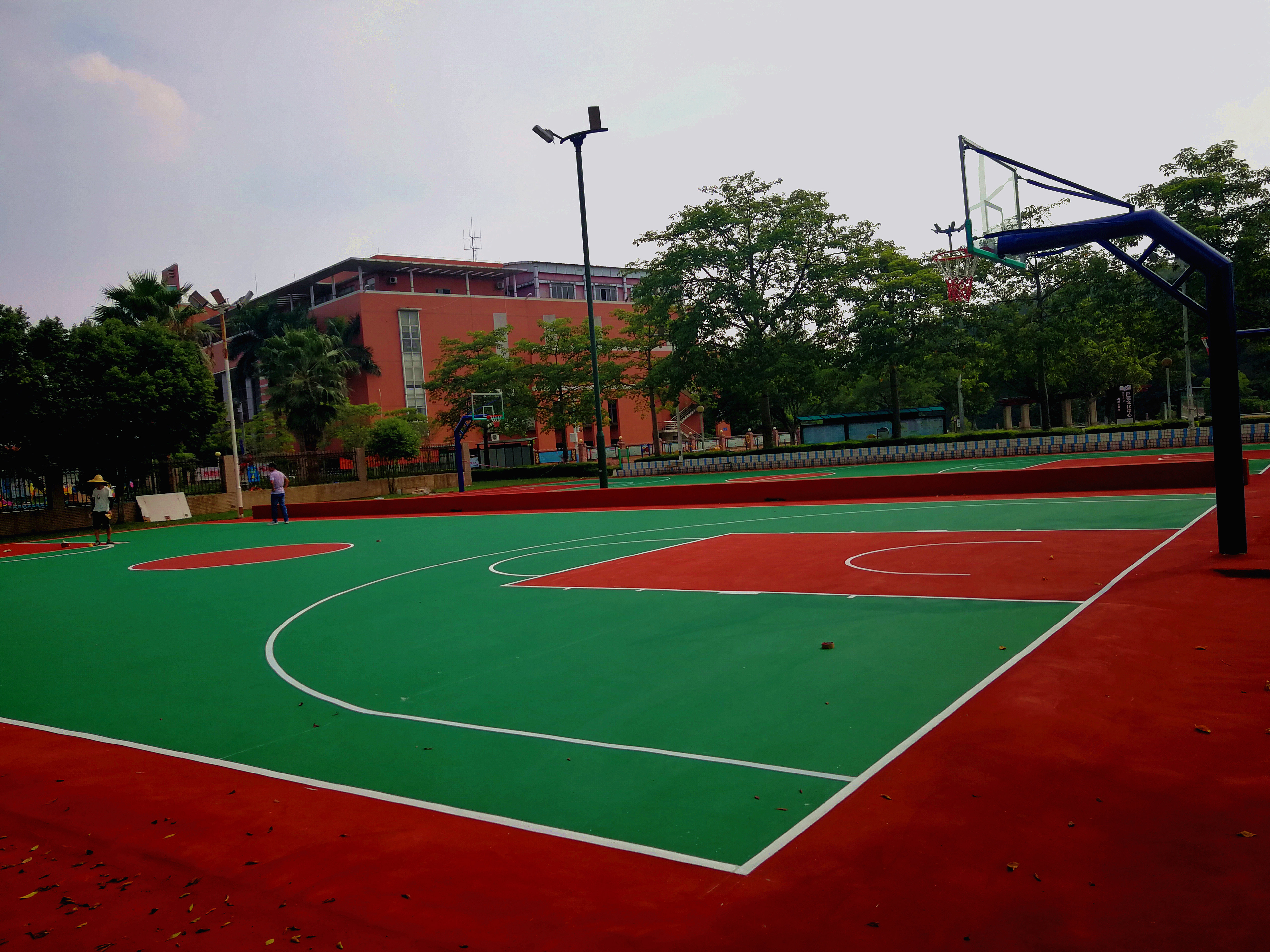 广州硅PU篮球场施工建设及塑胶篮批发