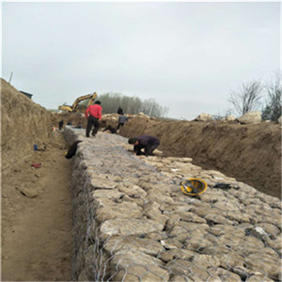 堤坡防护格宾网挡墙-河道治理镀锌覆塑格宾石笼-护坡防洪麦克垫