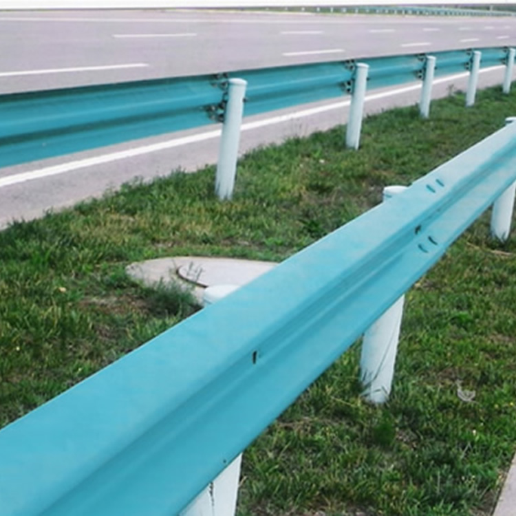 热镀锌钢波形护栏板高速公路交通防撞三波喷塑乡村镇道路双波护栏