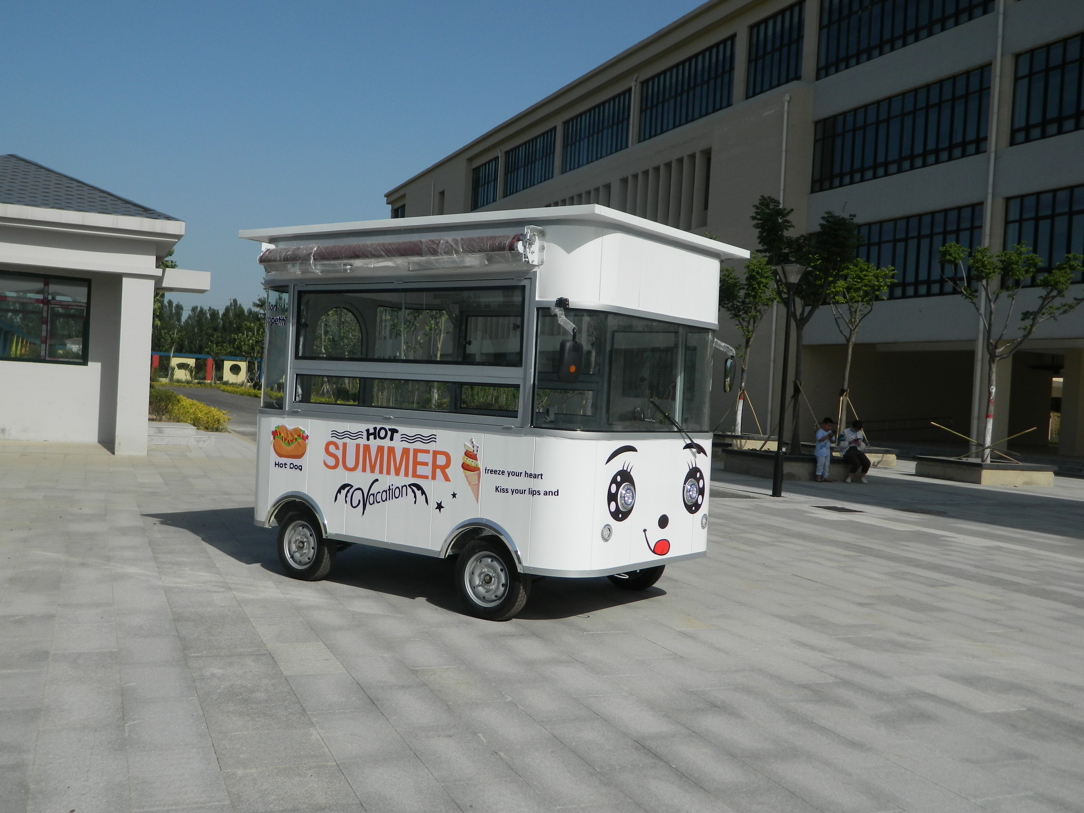 本厂生产直销电动奶茶车餐车小吃车图片