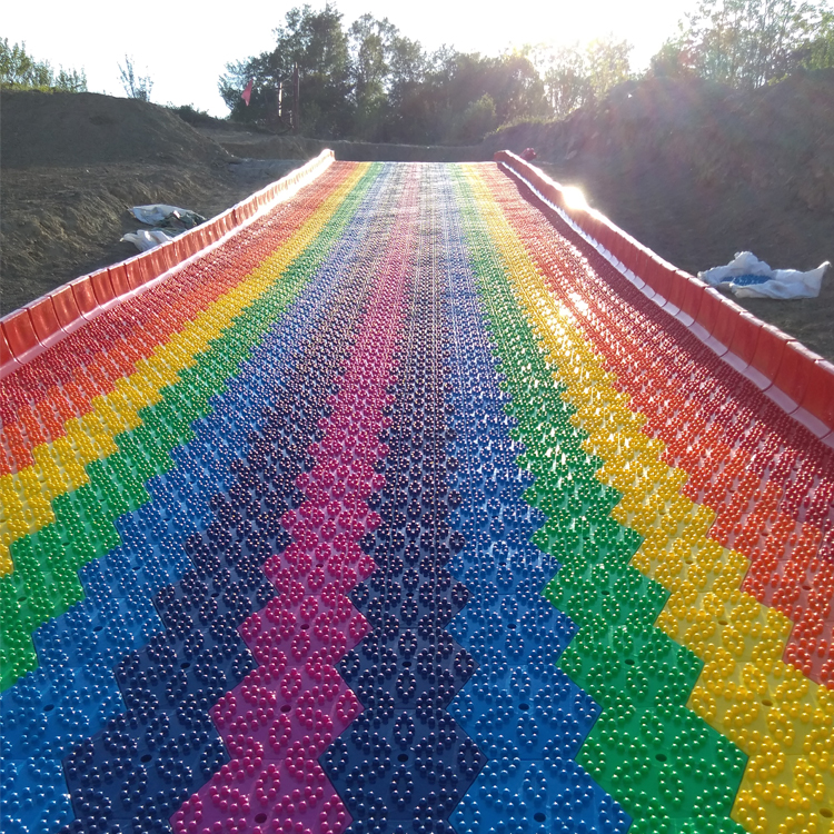彩虹滑道供应 自带流量的彩虹滑道 可供多人游玩的七彩滑道