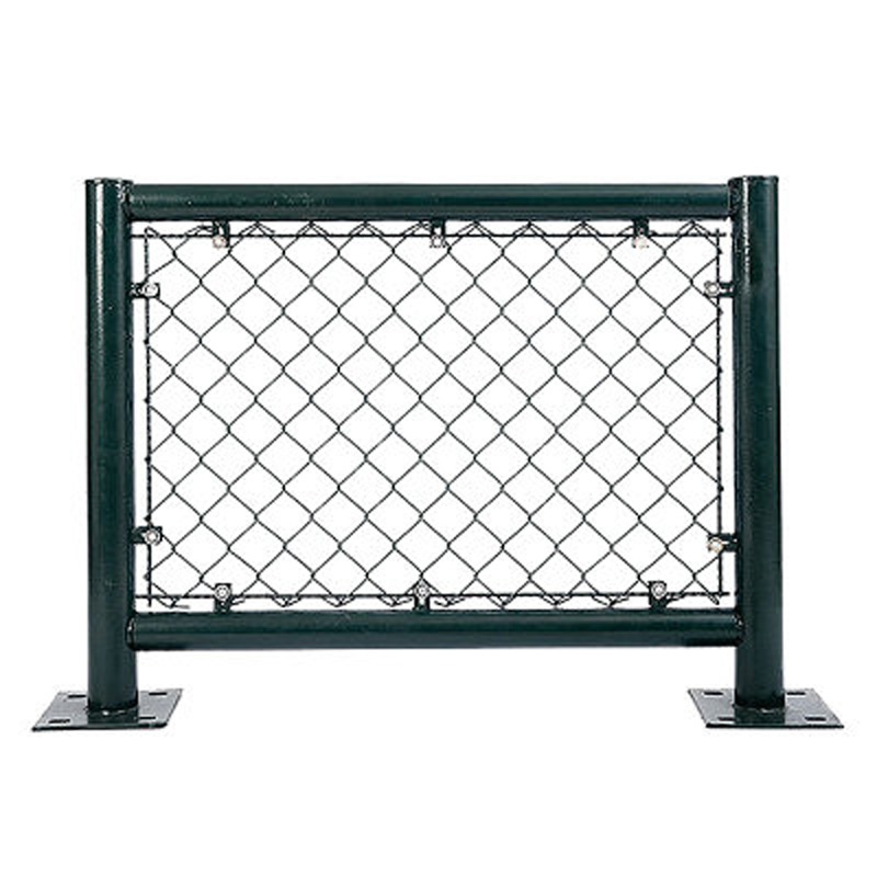 篮球场围栏网浸塑勾花护栏网波浪型菱形围挡