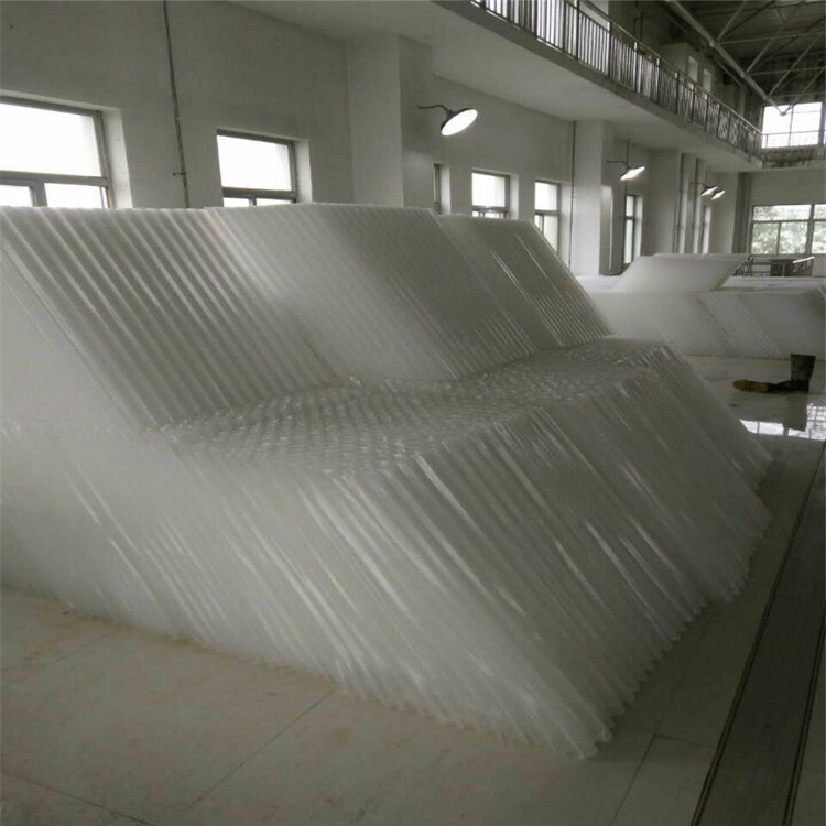 六角形蜂窝斜管填料生产厂家 污水处理六角形蜂窝斜管填料用加厚材质PVC六角形斜管填料图片