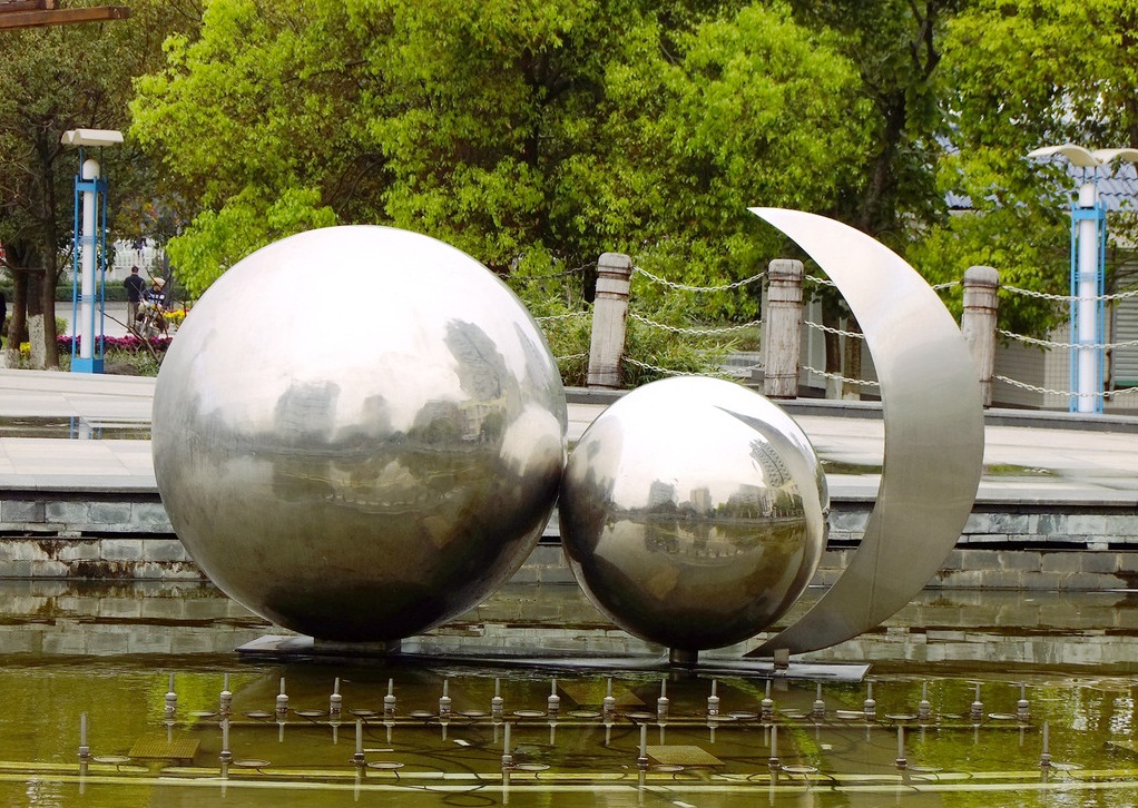 广州市不锈钢创意抽象球形雕塑大型金属厂家