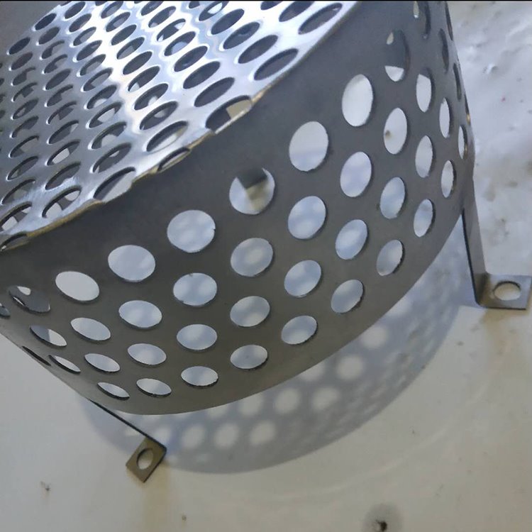 不锈钢卷筒厂家直销 圆孔网焊接深加工定做 多孔镀锌冲孔板供应商图片