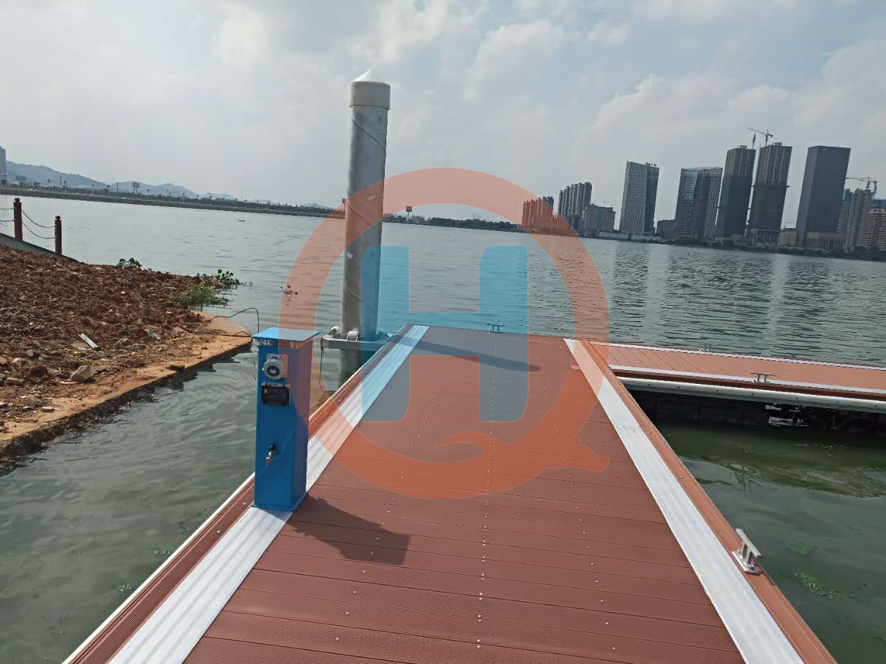 钢结构浮码头浮桥水上建筑景观交通