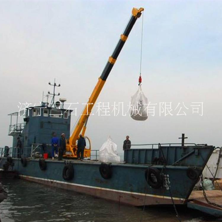 出口大小型船吊臂 在广东买这样一台出口吊机需要多少钱图片