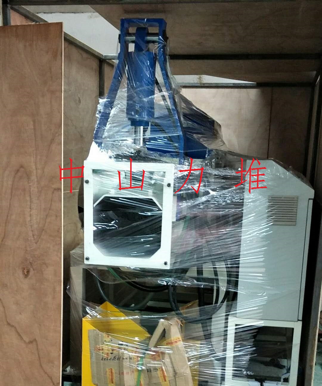 中山力堆生产出售聚氨酯泡沫压缩机，冰箱泡棉压实机，聚氨酯泡沫压实机，泡沫压实机