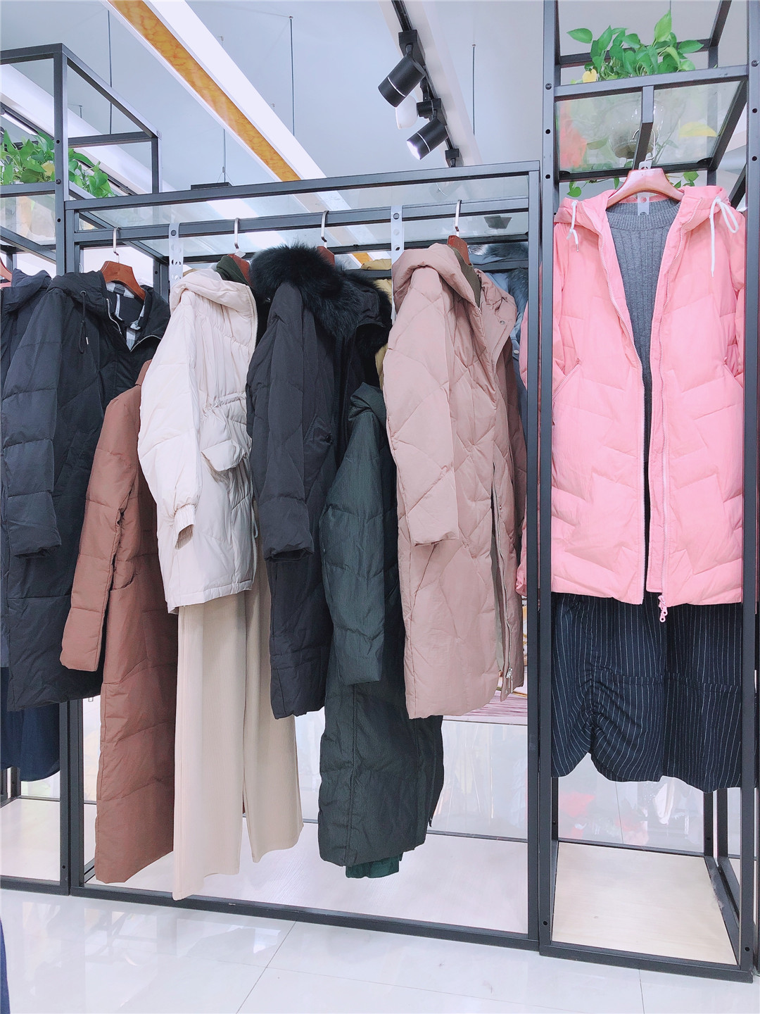 约布冬季女款韩版宽松羽绒服，广州品牌女装专柜正品尾货图片