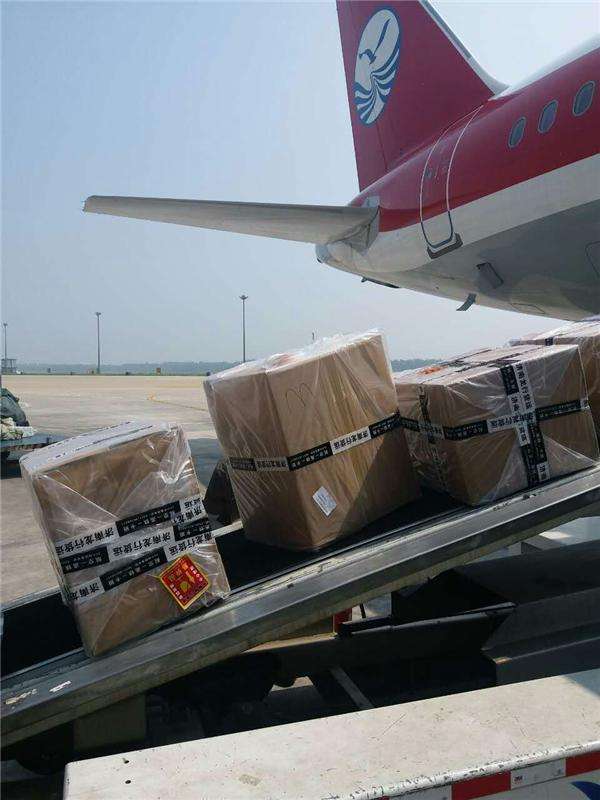 上海到爱尔兰双清专线 快递到门 欧洲全境FedEx UPS DHL