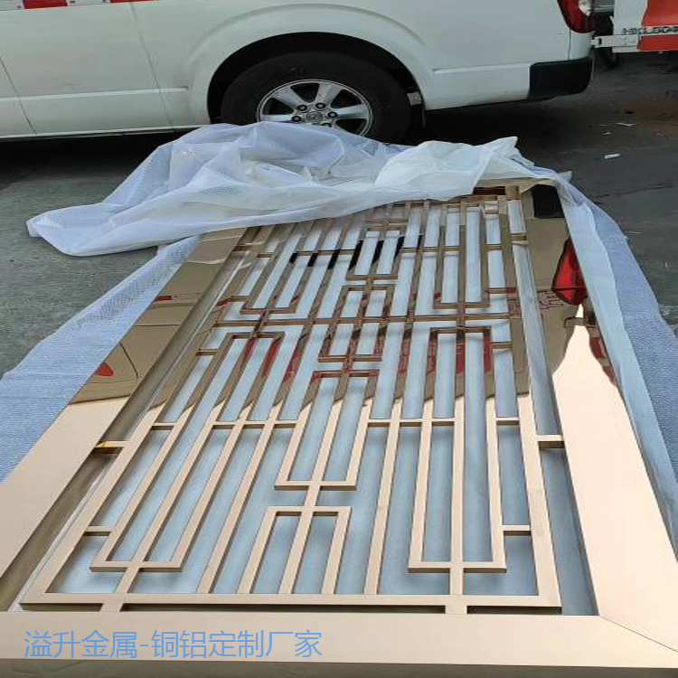 深圳酒店铝艺隔断屏风的价格工厂加工