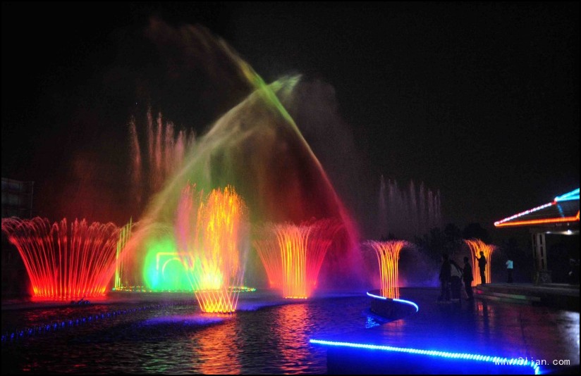 新疆音乐喷泉厂家供应音乐喷泉设备广场喷泉设计安装喷泉加工