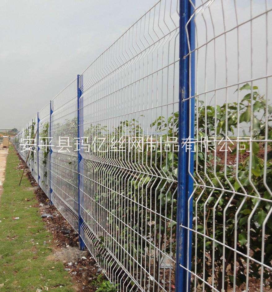 广州桃型柱护栏网供货商批发销售价格热线 量大从优